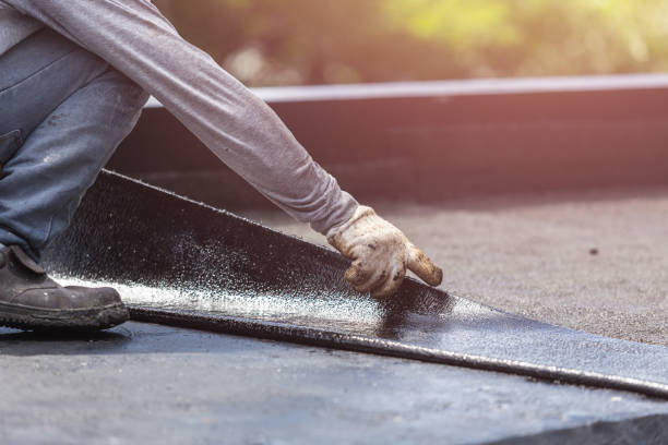 Professional Vapor Barrier Installation technician working in Fenton, MI